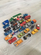 Lot d anciennes voitures