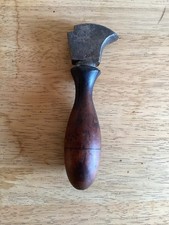 Ancien outil de cordonnier