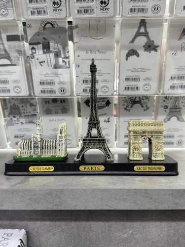Souvenir paris tour - paris,