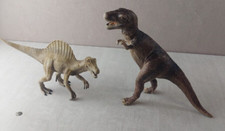 Paire de grandes figurines, dinosaures Schleich
