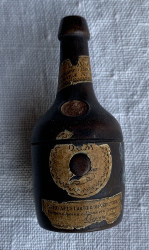 Benedictine liqueur à - benedictine, /à