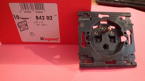 Prise courant t legrand - 2p+t,