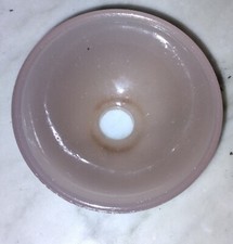 Bobèche, coupelle ronde en opaline rose lustre, lampe Murano?
