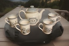 Théière et  4 tasses Mug