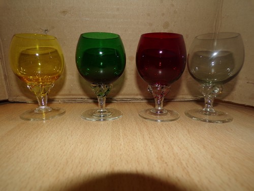 Lot verres à liqueur - de,