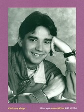 PHOTO DE PRESSE TV : STÉPHANE TAPIE PRÉSENTATEUR " Y'A PAS D'LÉ ZARD "- M254