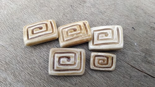 Boutons anciens céramique