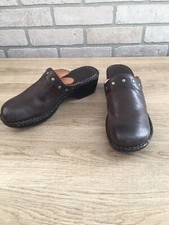 Born Naomi Dark Brown T Moro
