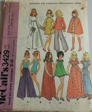 3429 PATRON McCALL'S  VINTAGE ANNEE 70  8 CREATIONS   BARBIE ROBE TAILLEUR CAPE