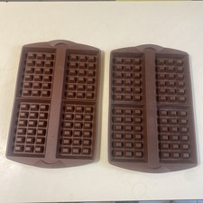 2 moules à gaufres tupperware