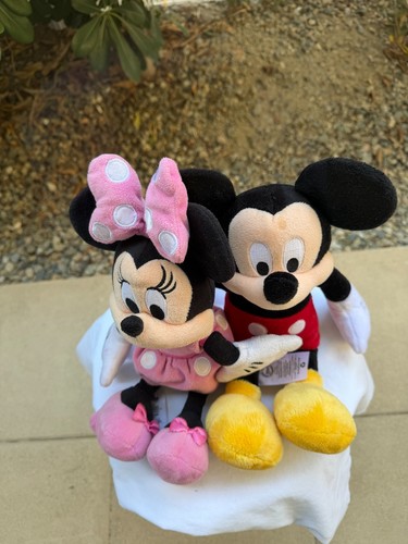 Lot peluches mickey minnie - mickey,