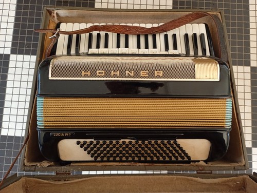 Accordeon hohner lucia iv - accordeon,