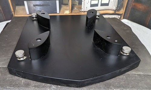 Spiked foot platform from