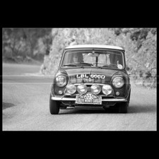 Photo A.026339 AUSTIN MINI COOPER S HOPKIRK-CRELLIN RALLYE MONTE CARLO 1967