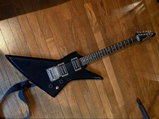 Guitare électrique noire Aria