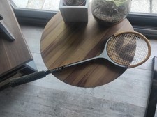 Ancienne raquette de squash en