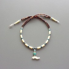 Collier amérindien femme avec pendentif fétiche zuni tortue rondelles turquoises