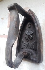 ancien Fer à repasser plat en fonte Levimeu n°5