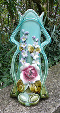VASE EN BARBOTINE/ MAJOLIQUE -