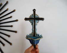 Benitier / crucifix en faience émaillée de Sarreguemines fin XIX ème - RARE