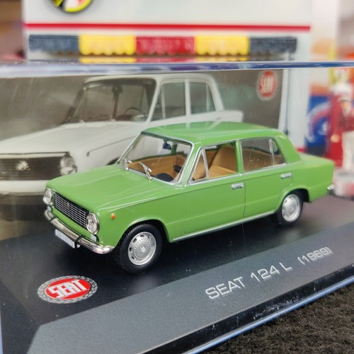 Voiture seat 124 1969 - voiture, vert