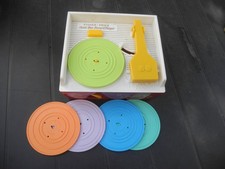 ANCIEN TOURNE DISQUE FISHER-PRICE MUSIC BOX . RECORD PLAYER 2014