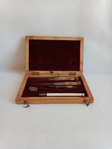 Boîte compas ancienne - boîte,