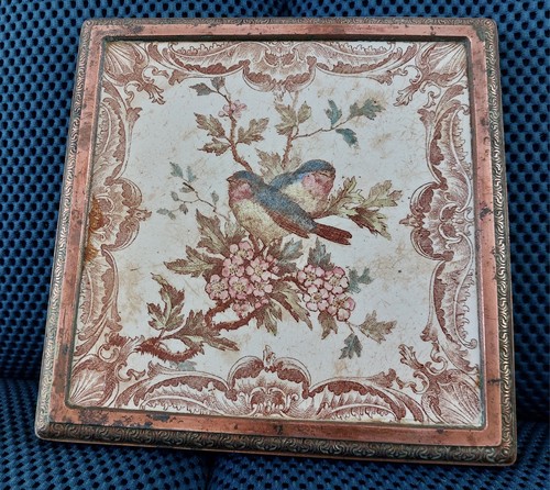 Dessous plat ancien - dessous,