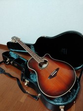 Guitare acoustique rare YAMAHA