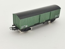 JOUEF ÉCHELLE HO WAGON COUVERT VERT A BOGIES ET QUATRE PORTES COULISSANTES   +++