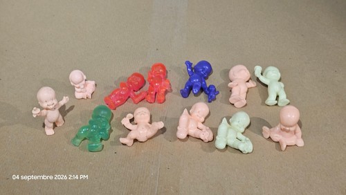 Lot figurines les - 12,