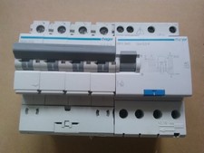 disjoncteur 4 poles C  32 Amp , courbe C NGN432  hager 10kA + vigi 300 mA BFC840