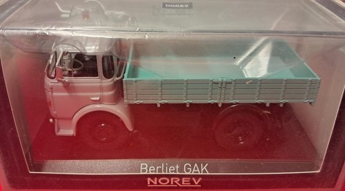 Norev berliet gak - gak, benne