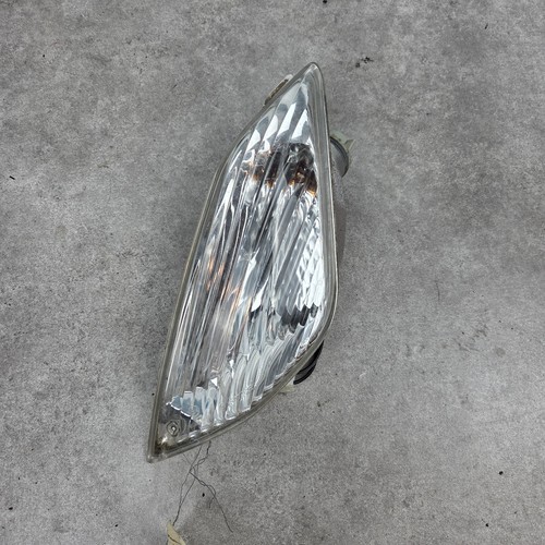Clignotant avant gauche - avant,