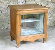 COMPTOIR ANCIEN, comptoir en merisier, parfum, parfumerie, GRAND MAGASIN .