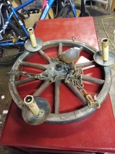 vend ancien lustre artisanal roue de charrette en bois DIAM 50 CM