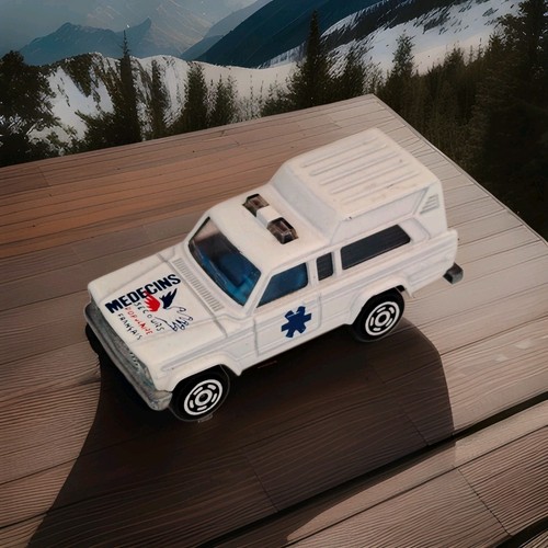 Majorette ambulance made - ambulance,