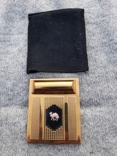 ancien poudrier rouge a