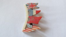 WW2 BROCHE AVEC DRAPEAUX 4