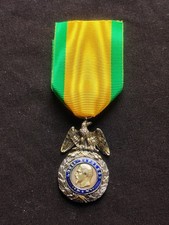 RARE MÉDAILLE MILITAIRE
