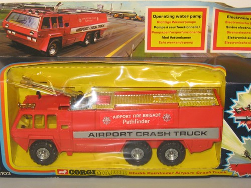 Corgi chubb pathfinder airport - pathfinder,