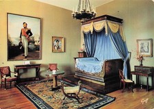 37 AMBOISE LE LIT AU CHIFFRE DU ROI LOUIS PHILIPPE