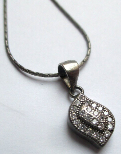 Ancien élégant pendentif