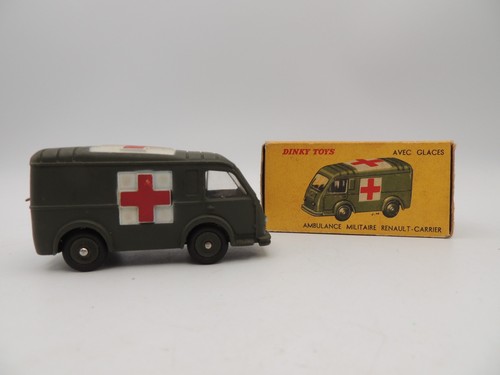 Dinky toys ambulance renault - -,