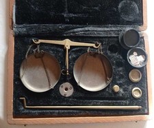 Ancienne balance de bijoutier dans son coffret bois | Etat correct