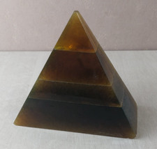 Rare ancienne pyramide / presse papier, en cristal, Daum