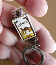Ancien porte clé Coupe Ongle Paquet de Cigarettes CAMEL.