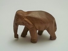 magnifique éléphant en bois