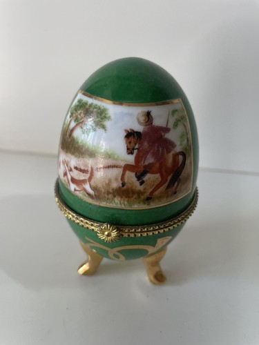 Oeuf porcelaine sur pieds - porcelaine,
