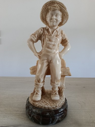 Statue sculpture - statue,,